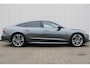 Audi A7 Sportback 55 TFSI quattro Pro Line S | Incl. 12 maanden garantie | Schuif/kantel panorama dak | 360° camera | Head-up display | Wegklapbare trekhaak | Matrix koplampen | Soft close | Memory zetels | Dode hoek detectie | Elektrische achterklep | Bowers & Wilkens | Standkachel |