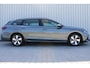Volkswagen Passat Variant 1.5 eTSI 150 pk | Incl. 12 maanden garantie | Stoel/stuur verwarming | Achteruitrijcamera | Adaptive cruise controle | Dodehoekdetectie | Navigatie | Apple carplay/Android Auto | Climate controle | Lane assist | Keyless start |