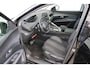 Peugeot 3008 1.2 PureTech Active Avantage | Incl. 12 maanden garantie | Nieuwe distributieriem + beurt | Apple carplay/Android auto | Trekhaak afneembaar | Cruise control | Parkeercamera | Navigatie | Climate control | DAB radio | 100% onderhouden |