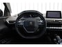 Peugeot 3008 1.2 PureTech Active Avantage | Incl. 12 maanden garantie | Nieuwe distributieriem + beurt | Apple carplay/Android auto | Trekhaak afneembaar | Cruise control | Parkeercamera | Navigatie | Climate control | DAB radio | 100% onderhouden |