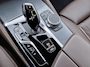 BMW 5-Serie Touring 530e xDrive M-sport | Incl. 12 maanden garantie | SOH 95% | Assisted driving | Uitklapbare trekhaak | 360° camera | Apple carplay/Android auto | Stoelverwarming voor + achter | Memory zetel | Harman/Kardon audio |