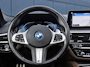 BMW 5-Serie Touring 530e xDrive M-sport | Incl. 12 maanden garantie | SOH 95% | Assisted driving | Uitklapbare trekhaak | 360° camera | Apple carplay/Android auto | Stoelverwarming voor + achter | Memory zetel | Harman/Kardon audio |