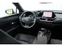Lexus UX 250h | Incl. 12 maanden garantie | Achteruitrijcamera | Keyless entry/start | Climate controle | Cruise controle | Lane Assist | DAB | Draadloze telefoonlader | Apple CarPlay/Android Auto |