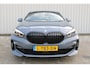BMW 1-Serie 118i High Executive M-sport | Incl. 12 maanden garantie | Cruise control | Kuipstoelen | Schuif/kantel dak | Climate control | Apple carplay | Navigatie | DAB radio | Harman/Kardon |