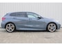 BMW 1-Serie 118i High Executive M-sport | Incl. 12 maanden garantie | Cruise control | Kuipstoelen | Schuif/kantel dak | Climate control | Apple carplay | Navigatie | DAB radio | Harman/Kardon |