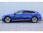 Volkswagen Arteon Shooting Brake 1.4 TSI eHybrid R-Line Business+ | Incl. 12 maanden garantie | SOH 92% | Stoel/stuurverwarming | Uitklapbare trekhaak | Schuif/kantel dak | Adaptieve cruise control | Apple carplay/Android auto | Head-up display |