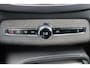 Volvo XC90 2.0 B5 AWD Inscription Intro Edition | Incl. 12 maanden garantie | 7 persoons | Adaptieve cruise control | Pilot assist | Bowers & Wilkins audio | Head-up display | Stoelverwarming/ventilatie | Stuurverwarming | Schuif/kantel dak | Trekhaak |