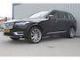 Volvo XC90 2.0 B5 AWD Inscription Intro Edition | Incl. 12 maanden garantie | 7 persoons | Adaptieve cruise control | Pilot assist | Bowers & Wilkins audio | Head-up display | Stoelverwarming/ventilatie | Stuurverwarming | Schuif/kantel dak | Trekhaak |