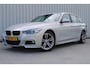 BMW 3-Serie Touring 316i High Executive | Incl. 12 maanden garantie | Cruise control | Climate control | Memory seat | Stoelverwarming | Navigatie | Lederen bekleding |