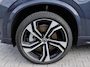 Volvo XC90 2.0 T8 Recharge AWD Ultra Dark | Incl. 12 maanden garantie | SOH 100% | 7 persoons | Panorama dak | Massage stoelen | Stoel & Stuur verwarming | Stoelventilatie | Memory seats | Stoelverwarming achter | 360° Camera | Elektrische kofferklep | Bower & Wilkins | Head-Up display | Keyless entry/start | Standkachel | Apple CarPlay/Android Auto |