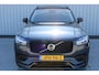Volvo XC90 2.0 T8 Recharge AWD Ultra Dark | Incl. 12 maanden garantie | SOH 100% | 7 persoons | Panorama dak | Massage stoelen | Stoel & Stuur verwarming | Stoelventilatie | Memory seats | Stoelverwarming achter | 360° Camera | Elektrische kofferklep | Bower & Wilkins | Head-Up display | Keyless entry/start | Standkachel | Apple CarPlay/Android Auto |