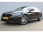 BMW 5-Serie 545e xDrive M-sport black edition | Incl. 12 maanden garantie Assisted driving | Head-up display | 6 cilinder! | Apple carplay/Android auto | Stoelverwarming | Parkeercamera | Harman/Kardon |