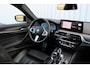 BMW 5-Serie 545e xDrive M-sport black edition | Incl. 12 maanden garantie Assisted driving | Head-up display | 6 cilinder! | Apple carplay/Android auto | Stoelverwarming | Parkeercamera | Harman/Kardon |