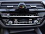 BMW 5-Serie 545e xDrive M-sport black edition | Incl. 12 maanden garantie Assisted driving | Head-up display | 6 cilinder! | Apple carplay/Android auto | Stoelverwarming | Parkeercamera | Harman/Kardon |