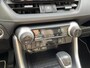 Toyota RAV4 Hybrid 220 AWD Dynamic | Stoelverwarming, Groot scherm, Parkeersensoren, Licht + Regensensor, 1650KG Trekgewicht