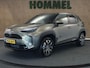 Toyota Yaris Cross 1.5 Hybrid 115 First Edition - ORIGINEEL NEDERLANDSE AUTO - TREKHAAK 750KG GEREMD TREKGEWICHT - PARKEERSENSOREN VOOR EN ACHTER - STUUR EN STOEL VERWARMING - DODEHOEK DETECTIE - KEYLESS ENRTY & START