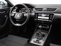 Skoda Superb Combi 1.4 TSI iV Business Edition Plus 218pk DSG | Dealer onderhouden | LED Matrix | Navigatie | Cruise control | Camera | Elektrische voorstoelen | Side Assist |