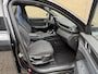Lynk & Co 01 1.5 PHEV 261pk | Blackline | Zwarte hemel | Rolhoes | 360 camera | Panoramadak | 20 inch velgen | Adaptieve cruise | Navigatie | CarPlay | Keyless | LED | DAB | Infinity | Stoelverwarming | Elektrische achterklep | Volledig dealeronderhouden | Fabrieksgarantie