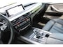 BMW X5 xDrive40d High Executive M-Sport | Panorama dak | Soft close | Head-Up Display | Elektrisch wegklapbare trekhaak | Eletrisch verstelbare stoelen met memory | Harma/Kardon Audiosysteem | Stoelverwarming voor + achter | 360* Camera | Elektrische kofferbakklep | Adaptive cruise | Lane assist | Elektrisch verstelbaar stuurkolom | Keyless entry/start | Dodehoekdetectie | Apple CarPlay/Android Auto |