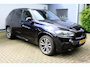 BMW X5 xDrive40d High Executive M-Sport | Panorama dak | Soft close | Head-Up Display | Elektrisch wegklapbare trekhaak | Eletrisch verstelbare stoelen met memory | Harma/Kardon Audiosysteem | Stoelverwarming voor + achter | 360* Camera | Elektrische kofferbakklep | Adaptive cruise | Lane assist | Elektrisch verstelbaar stuurkolom | Keyless entry/start | Dodehoekdetectie | Apple CarPlay/Android Auto |