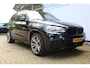 BMW X5 xDrive40d High Executive M-Sport | Panorama dak | Soft close | Head-Up Display | Elektrisch wegklapbare trekhaak | Eletrisch verstelbare stoelen met memory | Harma/Kardon Audiosysteem | Stoelverwarming voor + achter | 360* Camera | Elektrische kofferbakklep | Adaptive cruise | Lane assist | Elektrisch verstelbaar stuurkolom | Keyless entry/start | Dodehoekdetectie | Apple CarPlay/Android Auto |