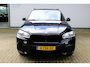 BMW X5 xDrive40d High Executive M-Sport | Panorama dak | Soft close | Head-Up Display | Elektrisch wegklapbare trekhaak | Eletrisch verstelbare stoelen met memory | Harma/Kardon Audiosysteem | Stoelverwarming voor + achter | 360* Camera | Elektrische kofferbakklep | Adaptive cruise | Lane assist | Elektrisch verstelbaar stuurkolom | Keyless entry/start | Dodehoekdetectie | Apple CarPlay/Android Auto |