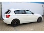 BMW 1-Serie 114i EDE Executive | Cruise controle | Parkeersensoren | Keyless start | Climate controle | Apple CarPlay/Android Auto | Angel eye LED Koplampen | 17 Inch Monaco velgen | Getinte ramen | Maxton design spoilers | Navigatie | Origineel NL Auto | NAP |