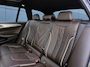 BMW 5-Serie Touring 530i High Executive M-sport | Incl. 12 maanden garantie | Panoramadak | Dodehoek detectie | Geheugenstoelen | Parkeercamera | Standkachel | Head-up display | Elektrisch uitklapbare trekhaak | Stoelverwarming | Draadloze telefoonlader | Luxe lederen bekleding |