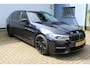 BMW 5-Serie Touring 530i High Executive M-sport | Incl. 12 maanden garantie | Panoramadak | Dodehoek detectie | Geheugenstoelen | Parkeercamera | Standkachel | Head-up display | Elektrisch uitklapbare trekhaak | Stoelverwarming | Draadloze telefoonlader | Luxe lederen bekleding |