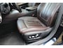 BMW 5-Serie Touring 530i High Executive M-sport | Incl. 12 maanden garantie | Panoramadak | Dodehoek detectie | Geheugenstoelen | Parkeercamera | Standkachel | Head-up display | Elektrisch uitklapbare trekhaak | Stoelverwarming | Draadloze telefoonlader | Luxe lederen bekleding |