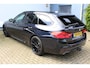 BMW 5-Serie Touring 530i High Executive M-sport | Incl. 12 maanden garantie | Panoramadak | Dodehoek detectie | Geheugenstoelen | Parkeercamera | Standkachel | Head-up display | Elektrisch uitklapbare trekhaak | Stoelverwarming | Draadloze telefoonlader | Luxe lederen bekleding |