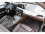 BMW 5-Serie Touring 530i High Executive M-sport | Incl. 12 maanden garantie | Panoramadak | Dodehoek detectie | Geheugenstoelen | Parkeercamera | Standkachel | Head-up display | Elektrisch uitklapbare trekhaak | Stoelverwarming | Draadloze telefoonlader | Luxe lederen bekleding |