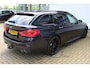 BMW 5-Serie Touring 530i High Executive M-sport | Incl. 12 maanden garantie | Panoramadak | Dodehoek detectie | Geheugenstoelen | Parkeercamera | Standkachel | Head-up display | Elektrisch uitklapbare trekhaak | Stoelverwarming | Draadloze telefoonlader | Luxe lederen bekleding |