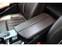 BMW 5-Serie Touring 530i High Executive M-sport | Incl. 12 maanden garantie | Panoramadak | Dodehoek detectie | Geheugenstoelen | Parkeercamera | Standkachel | Head-up display | Elektrisch uitklapbare trekhaak | Stoelverwarming | Draadloze telefoonlader | Luxe lederen bekleding |