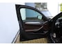 BMW 5-Serie Touring 530i High Executive M-sport | Incl. 12 maanden garantie | Panoramadak | Dodehoek detectie | Geheugenstoelen | Parkeercamera | Standkachel | Head-up display | Elektrisch uitklapbare trekhaak | Stoelverwarming | Draadloze telefoonlader | Luxe lederen bekleding |