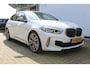 BMW 1-Serie M135i xDrive High Executive | Incl. 12 maanden Garantie | Akrapovič uitlaatsysteem | Dealer onderhouden | Stoelverwarming | Cruise controle | Apple CarPlay/Android Auto | Keyless start | Schakelflippers | Climate controle | Navigatie | Parkeersensoren V+A | Half lederen bekleding |