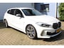 BMW 1-Serie M135i xDrive High Executive | Incl. 12 maanden Garantie | Akrapovič uitlaatsysteem | Dealer onderhouden | Stoelverwarming | Cruise controle | Apple CarPlay/Android Auto | Keyless start | Schakelflippers | Climate controle | Navigatie | Parkeersensoren V+A | Half lederen bekleding |