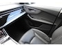 Audi Q8 55 TFSI e quattro Pro Line | Incl. 12 maanden Garantie | Night Vision Assistant | Luchtvering | Panorama dak | 360* Camera | Keyless Go | Stoel/stuur verwarming | Stoelventilatie | Elektrisch verstelbare stoelen | Elektrische kofferbakklep | Adaptive cruise | Dodehoekdetectie | Apple CarPlay/Android Auto | DAB | Climate controle | Automatisch inparkeren | Navigatie |