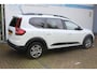 Dacia Jogger 1.0 TCe Comfort 7p. Incl. 12 maanden Garantie | Meer foto's volgen | 1e Eigenaar | Parkeersensoren achter | Cruise controle | Airco | Bluetooth | Apple Carplay/Android Auto | Stuur multifunctioneel | Origineel NL Auto | NAP |