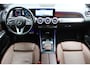 Mercedes-Benz GLB 200 Premium Edition 1 | Incl. 12 maanden Garantie | Stoelverwarming | Trekhaak | Elektrische kofferbakklep | Achteruitrijcamera | Keyless entry/start | Sfeerverlichting | Cruise controle | Lane assist | Climate controle | DAB | Lederen bekleding | Origineel NL Auto | NAP |