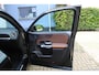 Mercedes-Benz GLB 200 Premium Edition 1 | Incl. 12 maanden Garantie | Stoelverwarming | Trekhaak | Elektrische kofferbakklep | Achteruitrijcamera | Keyless entry/start | Sfeerverlichting | Cruise controle | Lane assist | Climate controle | DAB | Lederen bekleding | Origineel NL Auto | NAP |