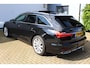 Audi A6 Avant 40 TDI S edition | Incl. 12 maanden Garantie | Panorama dak | Elektrisch wegklapbare trekhaak | Elektrisch verstelbare stoelen met memory | Elektrische kofferbakklep | Keyless entry/start | Stoelverwarming | Adaptive cruise | Navigatie | Schuif/kantel dak | Head-up Display | Dodehoekdetectie | Draadloze telefoonlader |