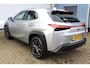 Lexus UX 250h | Achteruitrijcamera | Keyless entry/start | Climate controle | Cruise controle | Lane Assist | DAB | Draadloze telefoonlader | Apple CarPlay/Android Auto | Virtual cockpit |