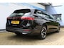 Volkswagen Passat Variant 1.5 eTSI 150 pk | Incl. 12 maanden Garantie | Stoel/stuur verwarming | Achteruitrijcamera | Adaptive cruise controle | Dodehoekdetectie | Parkeersensoren V+A | Navigatie | Apple CarPlay/Android Auto | Draadloze telefoonlader | Climate controle | Lane assist | Keyless start | LED Koplampen | 18 Inch LMV | Schakelmogelijkheid aan stuurwiel |