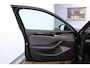 Volkswagen Passat Variant 1.5 eTSI 150 pk | Incl. 12 maanden Garantie | Stoel/stuur verwarming | Achteruitrijcamera | Adaptive cruise controle | Dodehoekdetectie | Parkeersensoren V+A | Navigatie | Apple CarPlay/Android Auto | Draadloze telefoonlader | Climate controle | Lane assist | Keyless start | LED Koplampen | 18 Inch LMV | Schakelmogelijkheid aan stuurwiel |