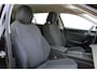 Volkswagen Passat Variant 1.5 eTSI 150 pk | Incl. 12 maanden Garantie | Stoel/stuur verwarming | Achteruitrijcamera | Adaptive cruise controle | Dodehoekdetectie | Parkeersensoren V+A | Navigatie | Apple CarPlay/Android Auto | Draadloze telefoonlader | Climate controle | Lane assist | Keyless start | LED Koplampen | 18 Inch LMV | Schakelmogelijkheid aan stuurwiel |