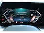 BMW X1 sDrive18i M-Sport | Panorama dak | Elektrisch wegklapbare trekhaak | Stoelverwarming | Achteruitrijcamera | Elektrische kofferbakklep | Keyless entry/start | Half leder/alcantara | Draadloze telefoonlader | Apple CarPlay/Android Auto | Navigatie | Climate controle | Parkeersensoren V+A |