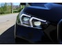 BMW X1 sDrive18i M-Sport | Panorama dak | Elektrisch wegklapbare trekhaak | Stoelverwarming | Achteruitrijcamera | Elektrische kofferbakklep | Keyless entry/start | Half leder/alcantara | Draadloze telefoonlader | Apple CarPlay/Android Auto | Navigatie | Climate controle | Parkeersensoren V+A |
