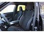 BMW X1 sDrive18i M-Sport | Panorama dak | Elektrisch wegklapbare trekhaak | Stoelverwarming | Achteruitrijcamera | Elektrische kofferbakklep | Keyless entry/start | Half leder/alcantara | Draadloze telefoonlader | Apple CarPlay/Android Auto | Navigatie | Climate controle | Parkeersensoren V+A |