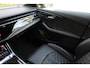 Audi RS Q8 4.0 TFSI Q8 quattro 600pk | Panorama dak | Keramische remschijven | Alcantara hemel | Luchtvering | Bang & Olufsen premium audio | Elektrisch wegklapbare trekhaak | Stoelverwarming/ventilatie | Stuurverwarming | Achterbank verwarmd | Elektrisch verstelbare stoelen met memory | Massage stoelen | Night Vision | 360° Camera | Alcantara stuur | Keyless entry/start | Soft close | Stuurverwarming |